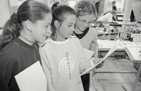1999 / Projektwoche Wolfgraben Lesen & Schreiben  Jedes Kind schreibt eine Geschichte.