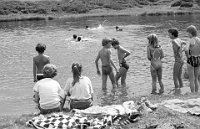 1982  Klassenlager 6. Kl. Fuchs / Baden im Pascuminersee auf dem Heinzenberg