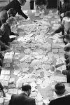 3647-57 1986  Schwerzi / Stimmenzählen für die Gemeinderatswahlen