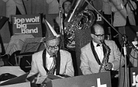 1969  Turnhalle Widmer / Fasnachtsunterhaltung mit der Joe Wolf Big Band /  rechts Walter Fahrni