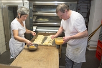 Bäckerei Friederich  Gritibenz-Backen  mit Yvonne Friederich: Bäckerin, Konditorin und Besitzerin / Oliver Rufli: Bäcker / Andrea Wenk: Konditorin