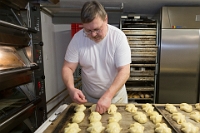 Bäckerei Friederich  Gritibenz-Backen  mit Yvonne Friederich: Bäckerin, Konditorin und Besitzerin / Oliver Rufli: Bäcker / Andrea Wenk: Konditorin