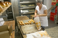 Bäckerei Friederich  Gritibenz-Backen  mit Yvonne Friederich: Bäckerin, Konditorin und Besitzerin / Oliver Rufli: Bäcker / Andrea Wenk: Konditorin