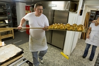 Bäckerei Friederich  Gritibenz-Backen  mit Yvonne Friederich: Bäckerin, Konditorin und Besitzerin / Oliver Rufli: Bäcker / Andrea Wenk: Konditorin