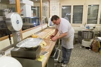 Bäckerei Friederich  Gritibenz-Backen  mit Yvonne Friederich: Bäckerin, Konditorin und Besitzerin / Oliver Rufli: Bäcker / Andrea Wenk: Konditorin