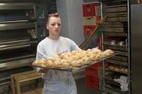 Bäckerei Friederich  Gritibenz-Backen  mit Yvonne Friederich: Bäckerin, Konditorin und Besitzerin / Oliver Rufli: Bäcker / Andrea Wenk: Konditorin