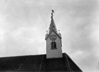 1924  Kirchturm Langnau mit Spenglermeister Staub aus Thalwil : 1924 Kirchturm Langnau mit Spenglermeister Staub aus Thalwil, Foto Paul Gimpert, Glasnegativ 10/8.5