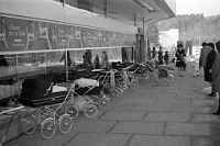 1969  im Grund. «Kinderwagenausstellung» bei der neuen Migros
