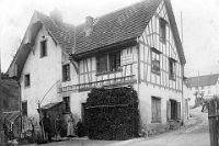 1911  Wohnhaus an der Neuen Dorfstrasse, oberhalb des Arzthauses.