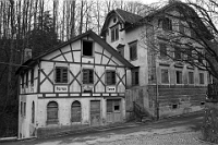 November  20. 12. 1971 / Die ehemalige „Schleife“, resp. Coiffeurgeschäft Wandres an der alten Dorfstrasse.