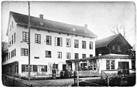 um 1900 Alte Dorfstrasse  Kolonialwarenladen Fritschi