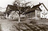 Um 1940, Schwerzi  Schwerzischeune vor dem Umbau
