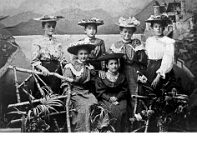 Langnau  1920 / Langnauer Mädchen