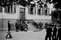 Langnau  1940  / Ortswehrvereidigung auf Schulhausplatz