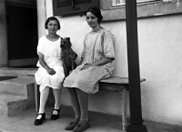 Langnau  1925 / Luisli Gimpert & Gretli Maurer