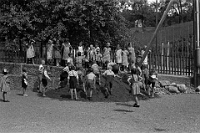 Langnau  um 1935 / Pausenplatz Altes Schulhaus