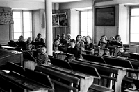 Langnau  1968 / Schulzimmer mit Schülern, Altes Schulhaus unteres Zimmer