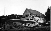 Segelflugbetrieb auf dem Albis  vor dem Rest. Hirschen, um 1935